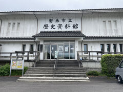 昼食後は、100名城の月山富田城に行きました。
知らなかったのですが、戦国時代を代表する難攻不落の山城だったようです。
城跡でも100名城に選ばれているわけです。