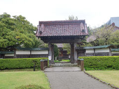 大宝館の次に訪れたのは市役所の対面にある藩校致道館。９代藩主酒井忠徳が1805年に創設した藩校です。見学は無料でできます