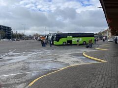 朝の渋滞にハマり、20分遅れでタリン バスターミナルに到着。