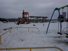 八戸城本丸跡は、現在公園になっていました。
九戸政実の乱を題材にした「天を衝く」を読んだことがあったため、その舞台に来たつもりでしたが、九戸だから九戸城だよね。ここ八戸城だった。。