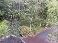 おはようございます小雨のAM6:00
おひとり様だと眺望のいい部屋はなかなかない取れないですが、トップシーズンなのにおひとり様で泊めてくれるだけ感謝です。
