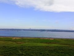 無事バリ島のデンパサール空港に到着した。
東京からバリ島迄直行便なら7時間のところNZ乗換で22時間かけてやって来たけどビジネスクラスだったので全然苦痛では無かった。もっと乗っても良かった。
ニュージーランド航空の機材はちょっと古いけどフルフラットになりマットレスも厚く快適でよく眠れたし、食事もとても美味しかった。
