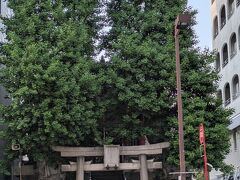 自転車文化センターの対面に誕生八幡神社