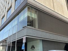 渡辺通で下車し徒歩2～3分でホテルモントレ福岡へ、荷物を預かってもらい観光へ。ここまで空港から約20分、福岡空港は移動が楽で素晴らしい