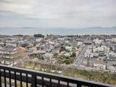 島原城の天守閣から見た風景。
海が見えます。

最初はここから船に乗って天草方面に向かうルートも考えていたのですが時間の関係で却下されました。