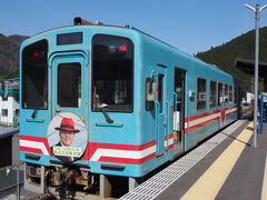 終点、樽見駅に着きました。
ヘッドマークがなかなかのインパクト。