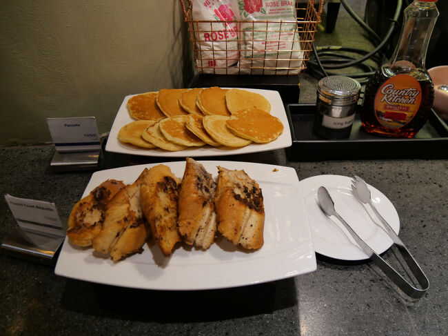 パンケーキとフレンチトーストバゲット。