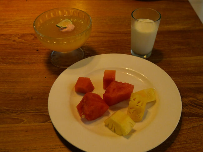 フルーツとデザート。