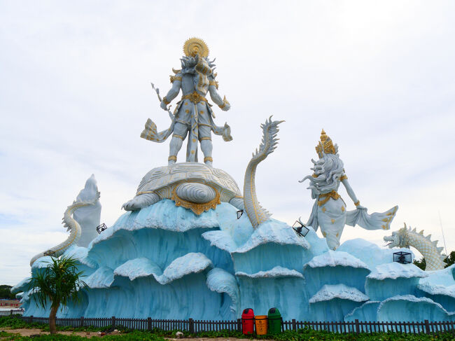 後側から見た像です。