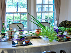 山手234番館：端午の節句　帯アートと花で（山本修子・かすみ）