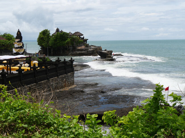 反対側の高台に上っていきます。