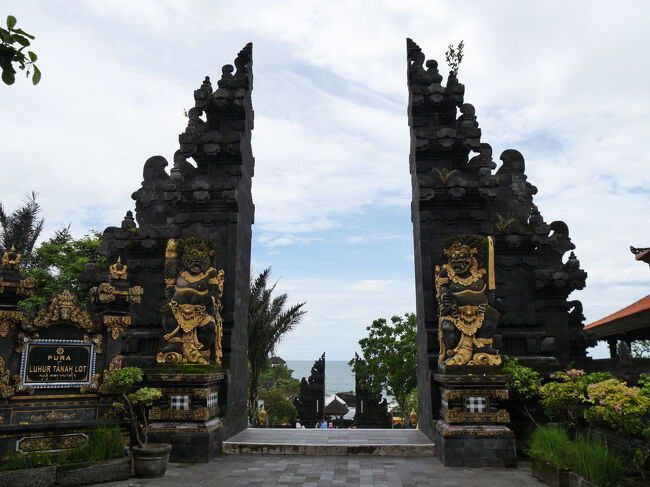 第1の割れ門です。