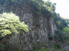 柱状節理でできた断崖「仙人の屏風岩」。