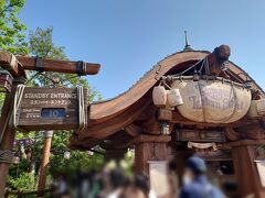 8:58［ラプンツェルのランタンフェスティバル］

続いてこちらに。
なんと、10分待ち！！

基本的に皆さん先に［アナ雪］に向かうので
他のアトラクションは、朝一は空いている傾向ですね。