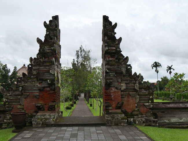 第2の割れ門の裏側です。