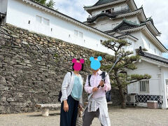 忍者役のお兄さんから刀をお借りして、写真を撮って頂きました。