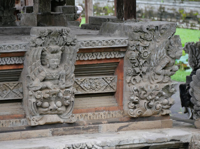 ズームアップ。<br /><br />精緻で美しいです。