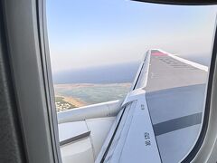 飛行前半がものすごく揺れてかなり酔ってしまい、動画見たり本読んだりが難しくなってしまいましたが無事に到着。