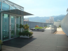 そしてラスカ熱海の屋上も、季節によって花が咲いているので、熱海に来ると寄ってしまいます。