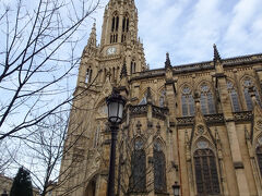 サンマルティン市場を目指していたのに、なぜか明日行く予定だった大聖堂に出てしまいました。