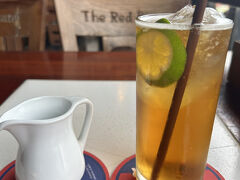 アイスティーをいただきました。

2階のみエアコン付きみたいでした。