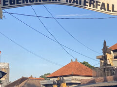 滝行きました。