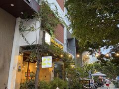 夕飯はミークワン24/7へ。