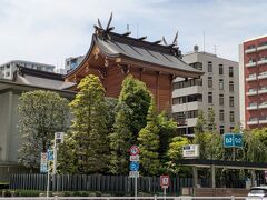 水天宮
まるで要塞。実際に境内全体に免震構造を取り入れ、濠で囲まれて(宙に浮いて)います。それでもこの角度からは神社らしさが見られますけどね。
日本橋七福神の弁財天は此処に祀られています。

東京メトロ半蔵門線の水天宮前駅がすぐ其処に見えてます。平日、PHOが通勤に利用している駅です。

最後までご覧いただき、ありがとうございましたm(_ _)m
