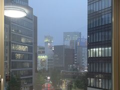 今回は神田のドーミーインに泊まりました！
窓から電車ビュー。