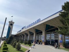 列車の出発時刻は16：51。道路が混雑しているといけないので早めにホテルを出て、40分くらい前に着きました。セキュリティを抜けて中へ。