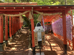美術館のそばにある神社へ
金沢市内で最古と言われる歴史ある「石浦神社」
恋愛成就、安産祈願、
私らには関係あらへんけど