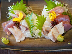 お造りが登場

地魚の盛り合わせです

あまり醤油でいただきました

美味しい！