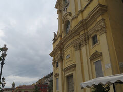 サレヤ広場の一角にはミゼリコルド礼拝堂もあります。