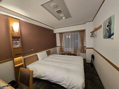 あー、楽しかった。
今日も1人部屋で、のんびりです。
スーペリアダブル、充分な広さ。