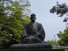 飢饉で一人の餓死者も出さなかった素晴らしい人です。