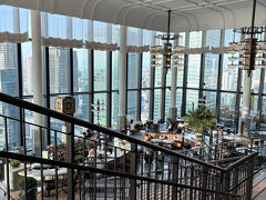 ウォルドーフアストリアのバーはどこもピーコックだそうです。