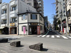 橋のすぐ近くにある異人堂でお土産のカステラを買いました。