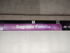 帰りはメトロL2に乗ってサグラダファミリア駅へ。スペインは出る時は切符なしでそのまま出られました。その代わり抜き打ちのように検札が来ます。