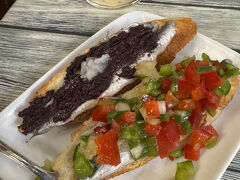 昼休みを挟んで、また夕食にバル
Bar Txepetxa
