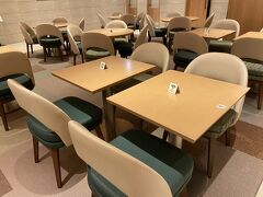 3月に新しくオープンしたKIX Lounge premiumのダイニングコーナーです。