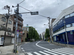 泉岳寺の前を走る伊皿子坂。