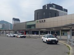 函館駅です。綺麗ですっきりしています。