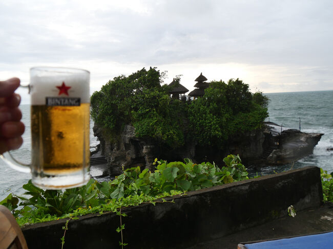 飲みながら夕景が訪れるのを待ちます。