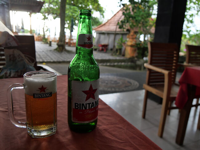 雨が強く降ってきたので屋内に避難。