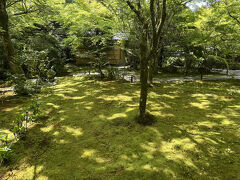 お写経を終えたらお庭の見学。