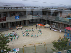 沿線の幼稚園児からも見送り