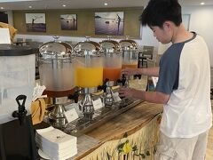 乾燥機も終わり、そのまま朝食へ。