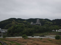 大洲城からも旗を振っての見送り