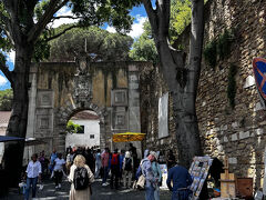 サン•ジョルジェ城の門「Arco do Castelo」
この先でオンラインチケット見せたら、すぐに入れました