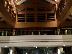 到着したのは今夜から3連泊する「プルマン張家界ホテル」（四つ星）

登録では「プルマンザンジャージェーホテル」となっているけれど張家界の発音は日本語では正しく表記できない。